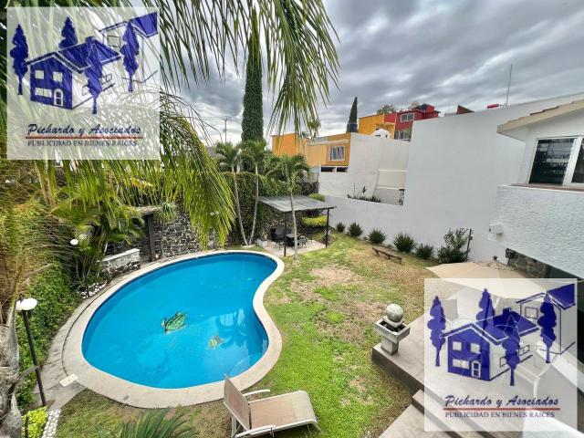 Casa en venta en Fraccionamiento con vigilancia en Cuernavaca