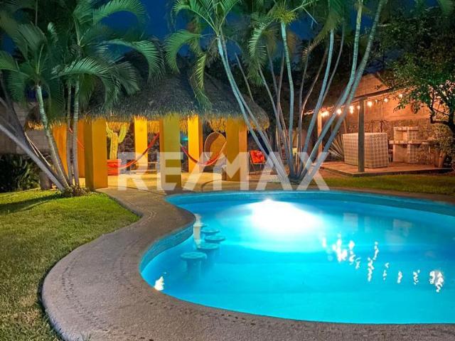 CASA EN VENTA EN FRACCIONAMIENTO COLINAS DE OAXTEPEC