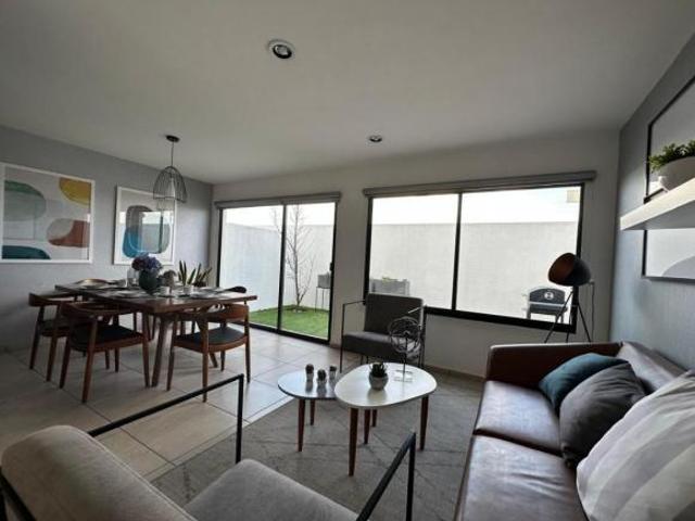 CASA EN VENTA EN FRACCIONAMIENTO EN TOLUCA, EDO. MÉXICO