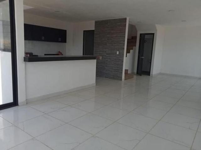 Casa en venta en fraccionamiento en Totolapan, Morelos, México