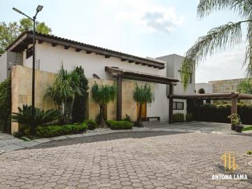 Casa en venta en fraccionamiento en Calzada Zavaleta, Puebla