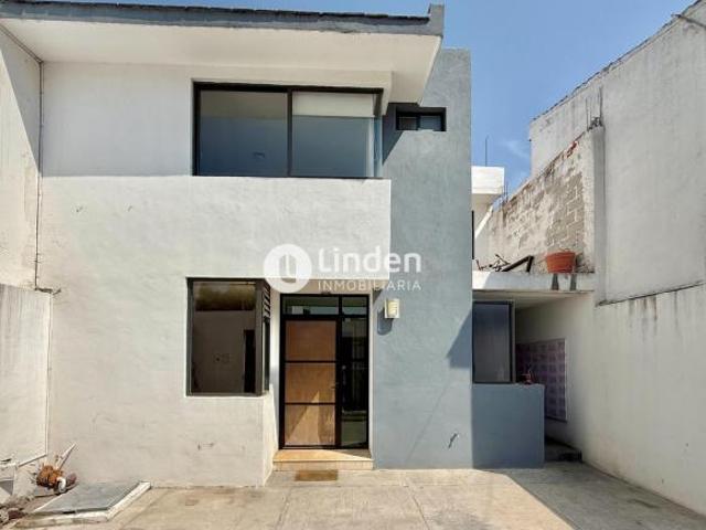 CASA EN VENTA EN FRACCIONAMIENTO ESTRELLAS DEL SUR, ZONA ANGELÓPOLIS