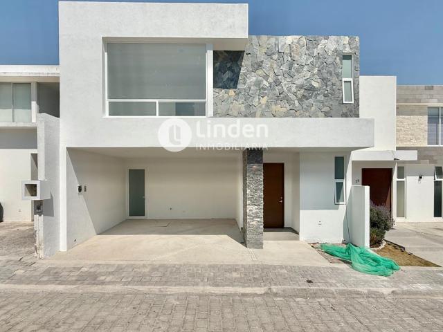 CASA EN VENTA EN FRACCIONAMIENTO FARASI, HARAS DEL BOSQUE