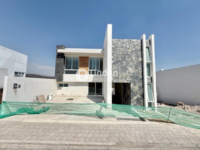 CASA EN VENTA EN FRACCIONAMIENTO FARASI, HARAS DEL BOSQUE