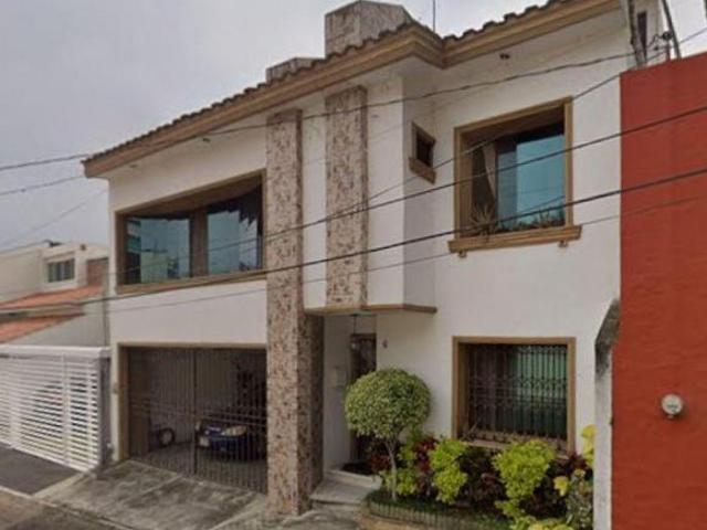 Casa en Venta en Fraccionamiento Fuentes de las Animas Xalapa Veracruz