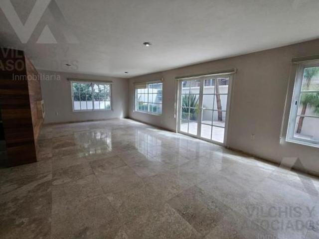 CASA EN VENTA EN FRACCIONAMIENTO GRAN ROBLE, ZONA DE GALERIAS METEPEC