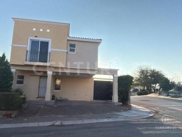 CASA EN VENTA EN FRACCIONAMIENTO HACIENDA CARLOTA EN CHIHUAHUA, CHIH