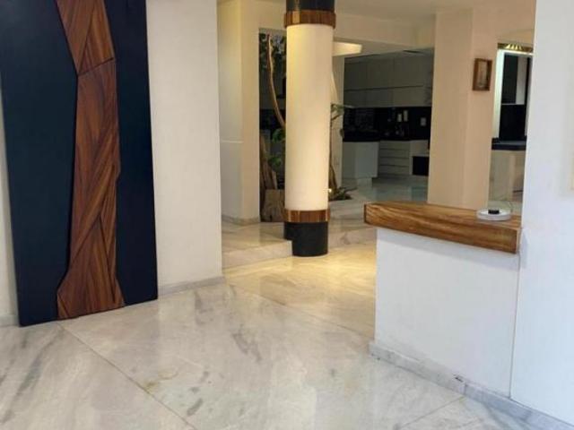 Casa en Venta en Fraccionamiento Jardin Real con Departamento independiente
