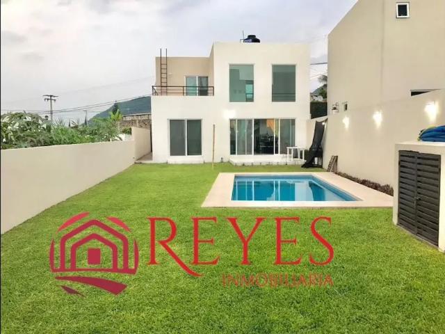 Casa en venta en Fraccionamiento Jardines de Tlayacapan