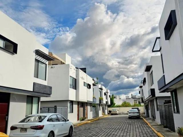 Casa en venta en Fraccionamiento La Bugambilia, en Cuautlancingo. Zona Periférico