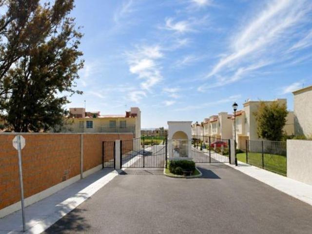 CASA EN VENTA EN FRACCIONAMIENTO LA CANTERA, CELAYA, GUANAJUATO