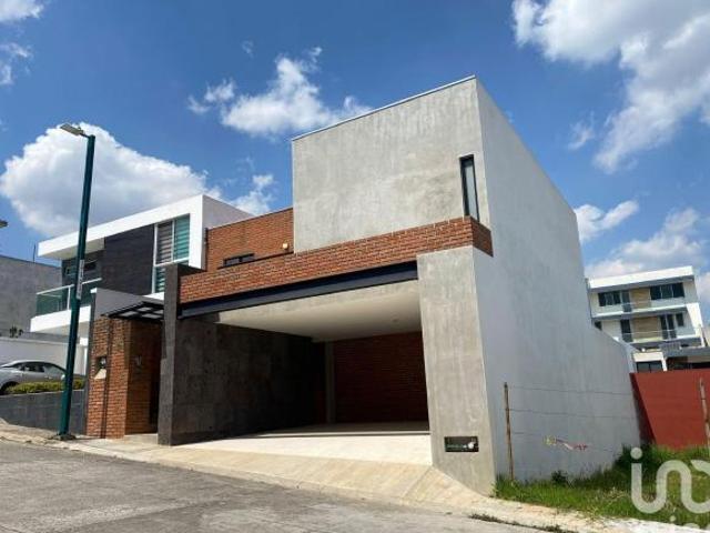 CASA EN VENTA EN FRACCIONAMIENTO LAS PALOMAS, XALAPA.VERACRUZ
