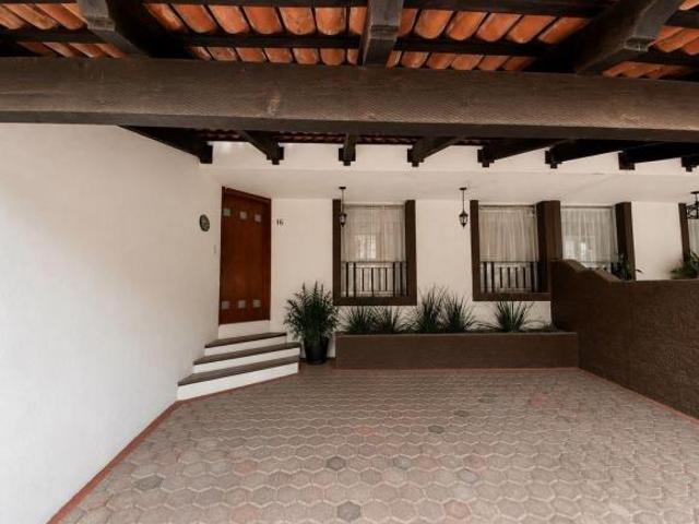 Casa en Venta en Fraccionamiento Las Palmas, Metepec, Estado de México. 4