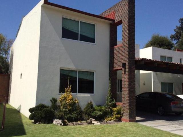 CASA EN VENTA EN FRACCIONAMIENTO LAS VIANDAS EN SAN JERONIMO CHICAHUALCO METEPEC