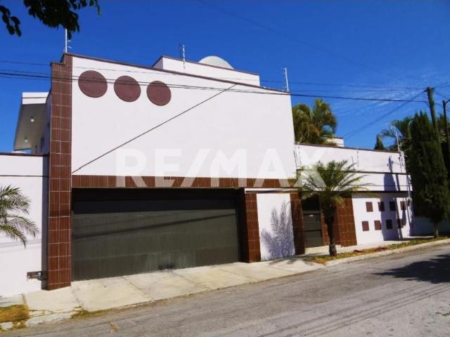 CASA EN VENTA EN FRACCIONAMIENTO LAURELES EN TUXTLA GUTIÉRREZ