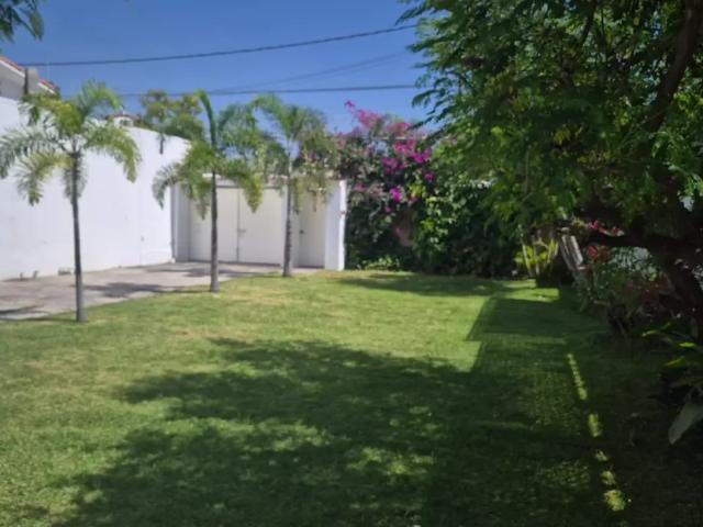Casa en Venta en Fraccionamiento Los Cizos, Cuernavaca, Morelos 3 Recámaras y Jardín