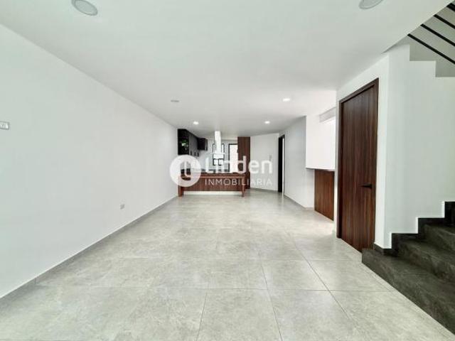 CASA EN VENTA EN FRACCIONAMIENTO LUCENDI, ZONA SAN PEDRO CHOLULA