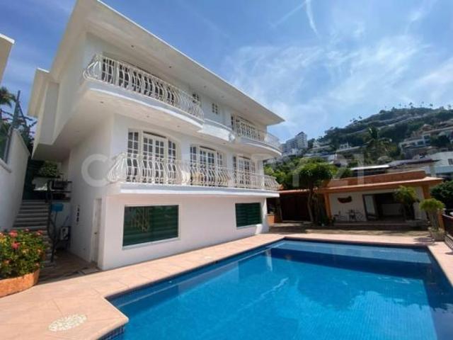 Casa en Venta en Fraccionamiento Marina Brisas, Acapulco, Gro