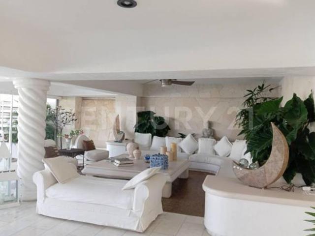 Casa en Venta en Fraccionamiento Brisas Guitarrón, Acapulco, Gro