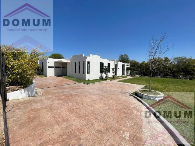 Casa en venta en fraccionamiento Mil Encinos Montemorelos N.L