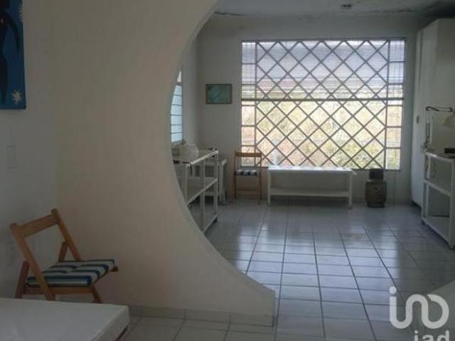 Casa en venta en Fraccionamiento Mirador, Oaxtepec. Morelos