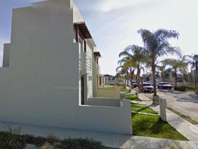 CASA EN VENTA EN FRACCIONAMIENTO NUEVO IXTAPA JALISCO