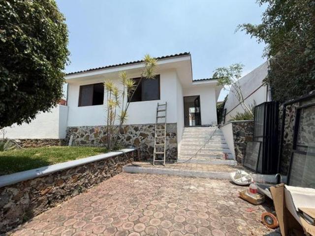 Casa en venta en Fraccionamiento Oaxtepec Morelos