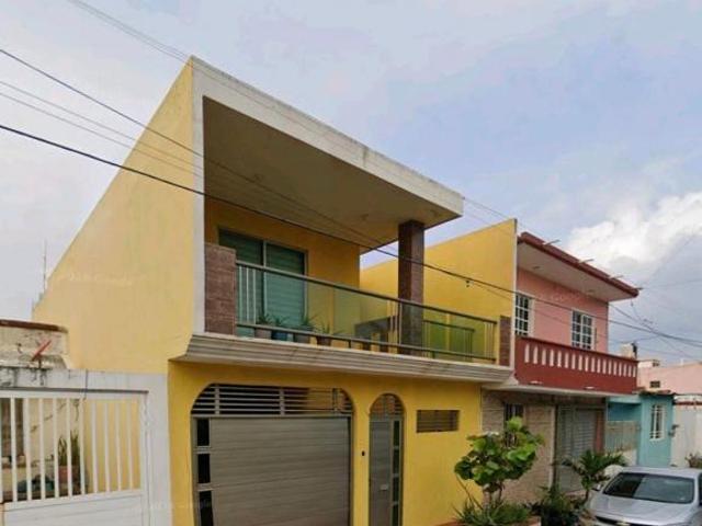 CASA EN VENTA EN FRACCIONAMIENTO PARAÍSO COATZACOALCOS VERACRUZ
