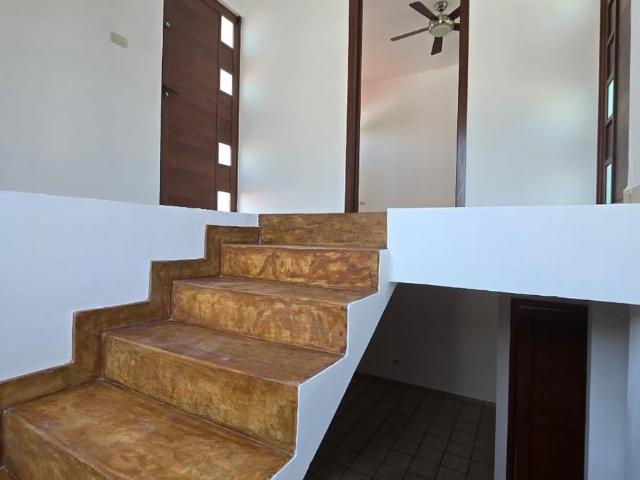 CASA EN VENTA EN FRACCIONAMIENTO PASO REAL