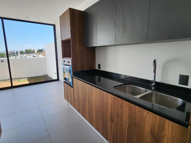 Casa en Venta en fraccionamiento privado con casa club, canchas multideportivas