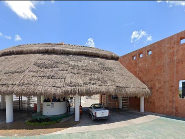 CASA EN VENTA EN FRACCIONAMIENTO QUINTA MADEIRA CANCUN QROO