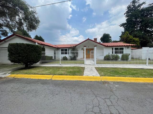 Casa en Venta en Fraccionamiento Rancho La Virgen, Metepec, Estado de México