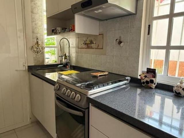 Casa en Venta en Fraccionamiento Reforma, Veracruz, con estudio de acceso independiente y cochera pa