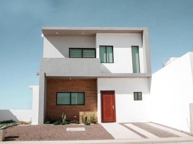 CASA EN VENTA EN FRACCIONAMIENTO RESIDENCIAL CON RECÁMARA EN PLANTA BAJA