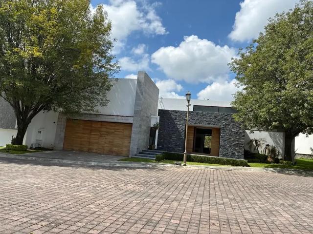 CASA EN VENTA EN FRACCIONAMIENTO RESIDENCIAL ENCINOS EN MORILLOTLA PUEBLA