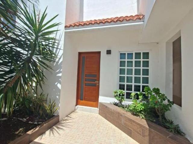 CASA EN VENTA EN FRACCIONAMIENTO SANTA MARÍA