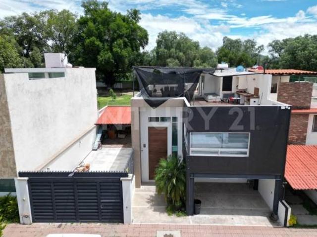 Casa en Venta en Fraccionamieto Bosques de San Juan, San Juan del Río, Querétaro