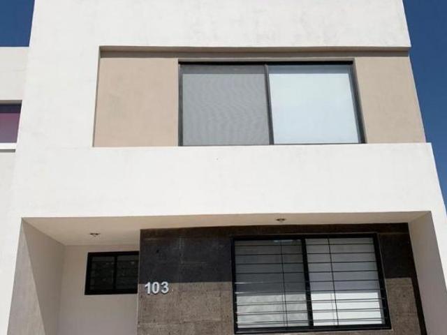 Casa en venta en Fresnos, Tres Marías, Morelia