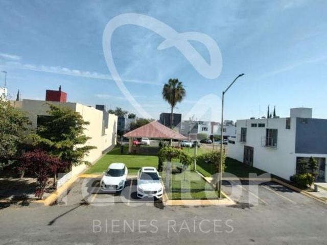 CASA EN VENTA EN GUADALAJARA. JALISCO FRACCIONAMIENTO VALLE DEL ALAMO