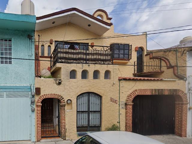 Casa en Venta en Guadalupana Norte, Guadalajara, Jalisco
