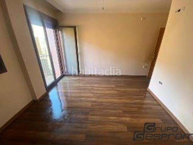 Casa en venta en Guadix. Piso con Local en Venta. Casas.