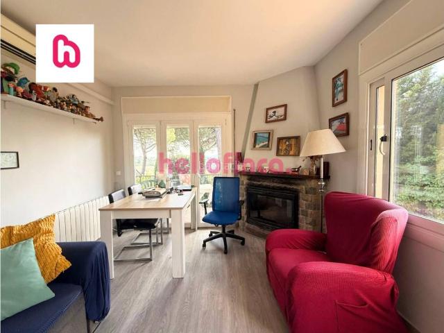 Casa en venta en Gualba. Casa a cuatro vientos con jardín, chimenea y entorno natural en Royal Park Gualba. Casas.