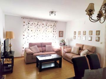 Casa en venta en Guardia de Jaén La. Oportunidad de Gran Chalet Urbano en Los Rosales. Casas Guardia de Jaén.