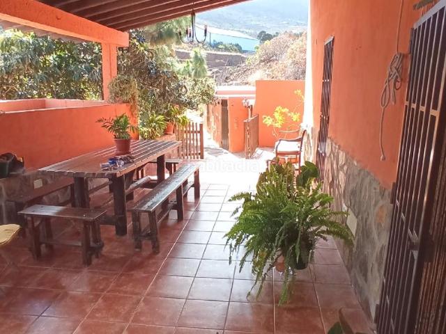 Casa en venta en Arafo. Se vende terreno con vivienda en Güímar, Chogo. Casas.