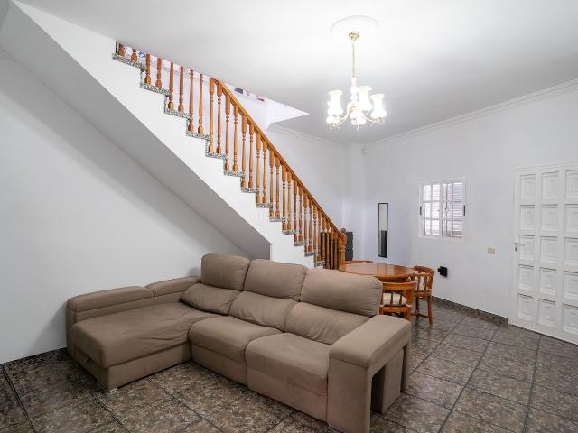 Casa en venta en Güímar, Centro. Se Vende Casa en Plaza San Pedro 14 Guimar. Casas.