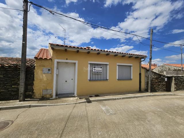 Casa en venta en Guijuelo. Acogedora Vivienda Unifamiliar en Cabezuela de Salvatierra. Casas.
