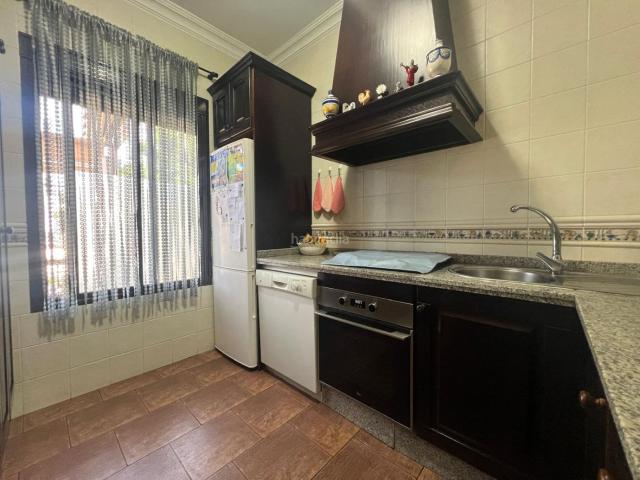 Casa en venta en Guillena, Guillena pueblo. Casa en venta en Guillena, 4 dormitorios. Casas.