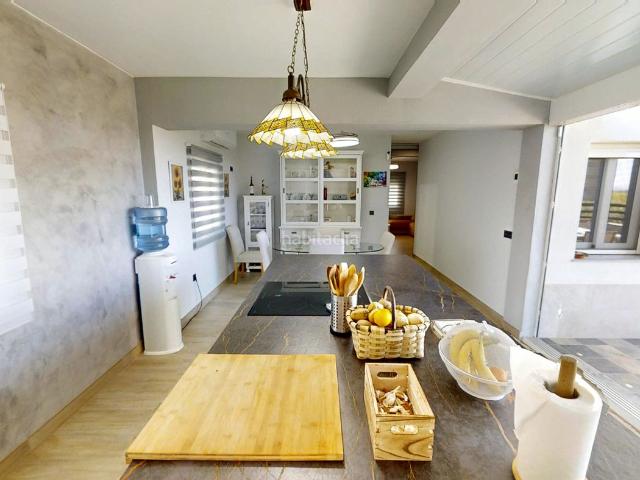Casa en venta en Guillena, Las Pajanosas. Casa reformada, para a entrar a vivir. Casas.