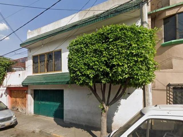 Casa en venta en Gustavo A. Madero, CDMX. CLM