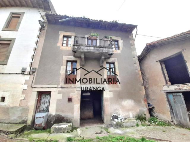 Casa en venta en Guriezo. Casa de pueblo pareado de Piedra para Reforma Integral Gran Potencial en Entorno Tranquilo. Casas.